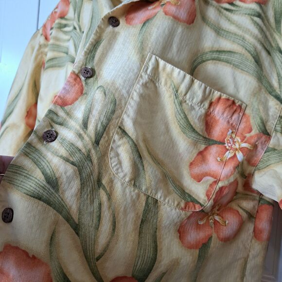 Tommy Bahama Size L Camp Shirt Tropical 100% Silk  Button Up Resort Vacationcore - Picture 6 of 8